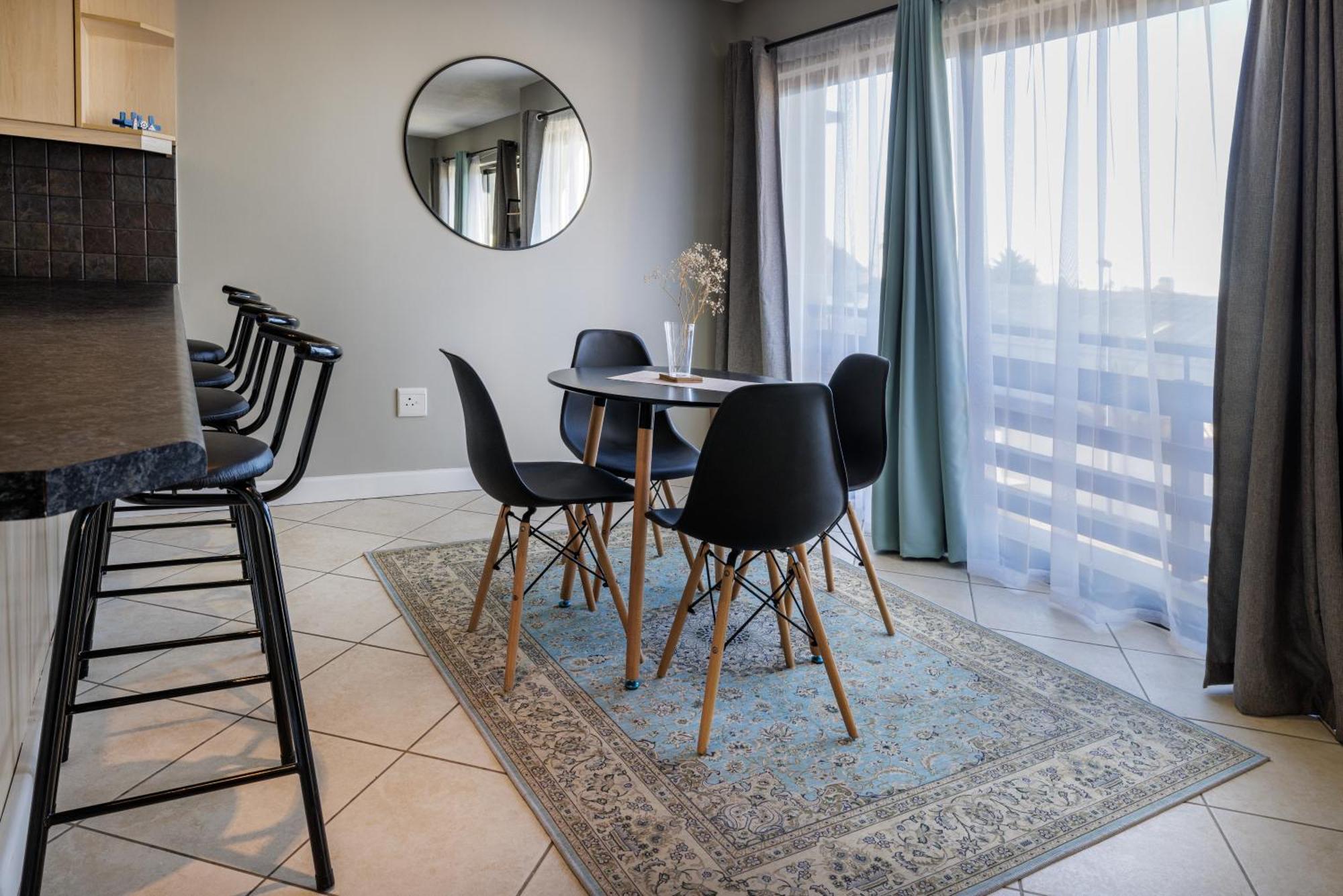 Moringa Gardens 2D Apartment Swakopmund Bagian luar foto